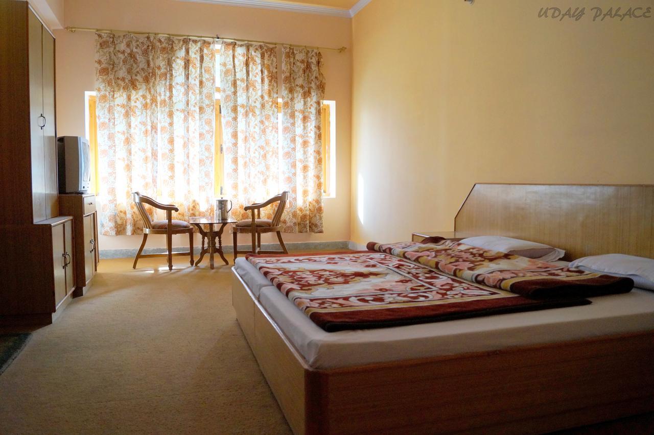Hotel Uday Palace Pipalkoti Luaran gambar