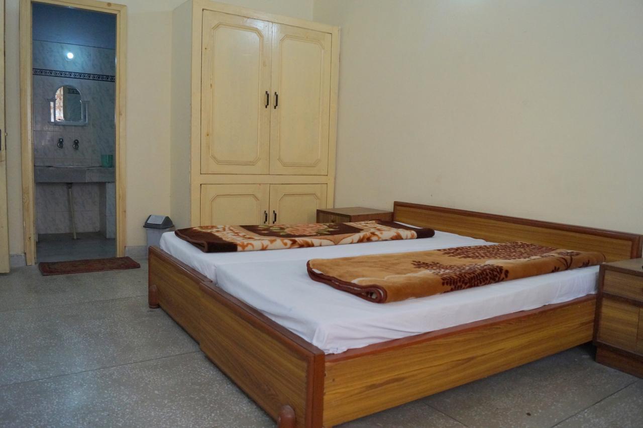 Hotel Uday Palace Pipalkoti Luaran gambar