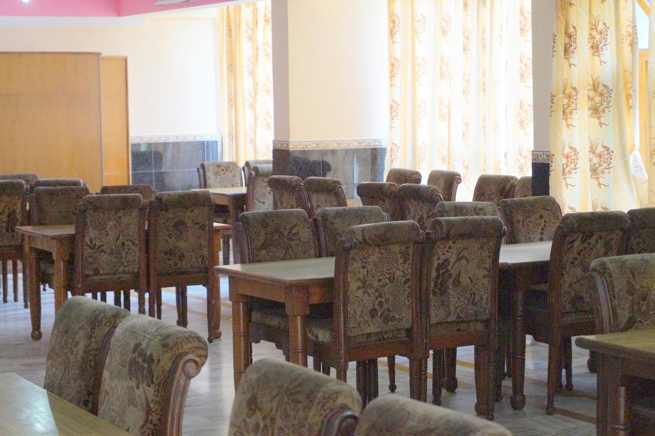 Hotel Uday Palace Pipalkoti Luaran gambar